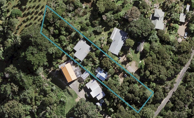 31 Albert Crescent, Ostend, Waiheke Island - Carousel 1