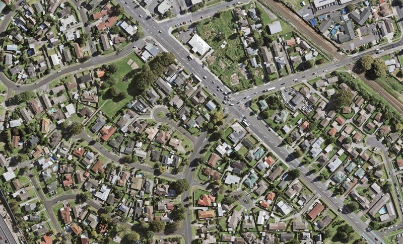 1/3 Beaumaris Way, Conifer Grove, Takanini - Carousel 1