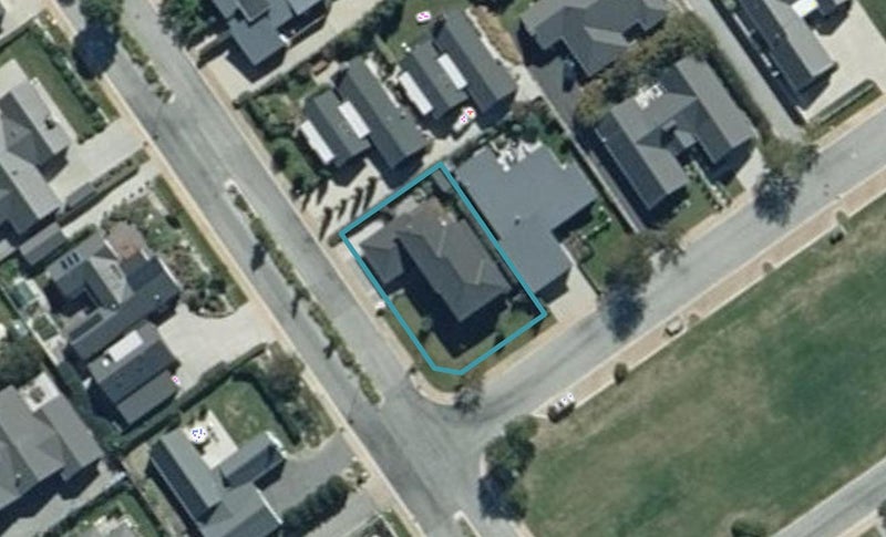 25 Old Station Avenue, Wanaka - Carousel 1