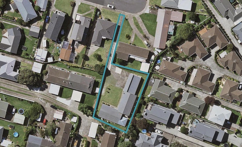 1/7 Raphoe Place, Ellerslie, Auckland - Carousel 1