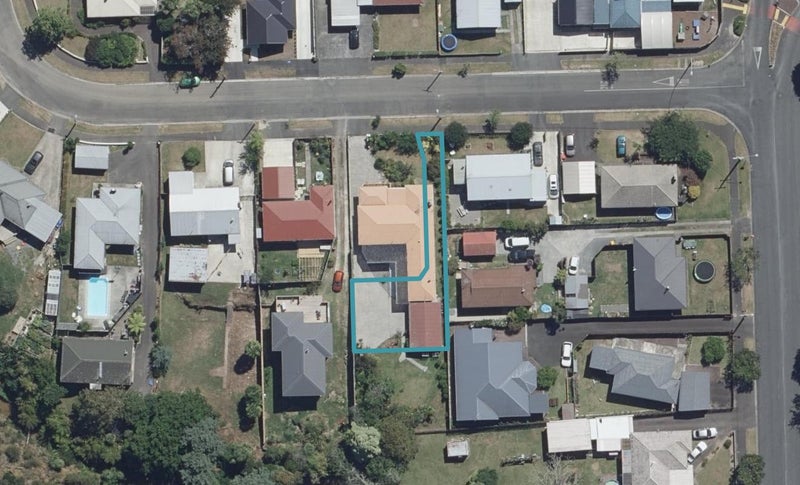 3/3 Morrison Crescent, Glenview, Hamilton - Carousel 1