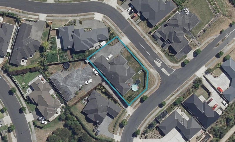 10 Karl Michael Crescent, Flagstaff, Hamilton - Carousel 1
