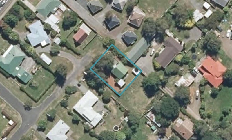 10 Martin Place, Ohakune - Carousel 1