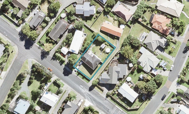 16 Waiora Road, Stanmore Bay, Whangaparaoa - Carousel 1