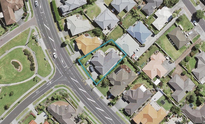 31 Summerland Drive, Henderson, Auckland - Carousel 1