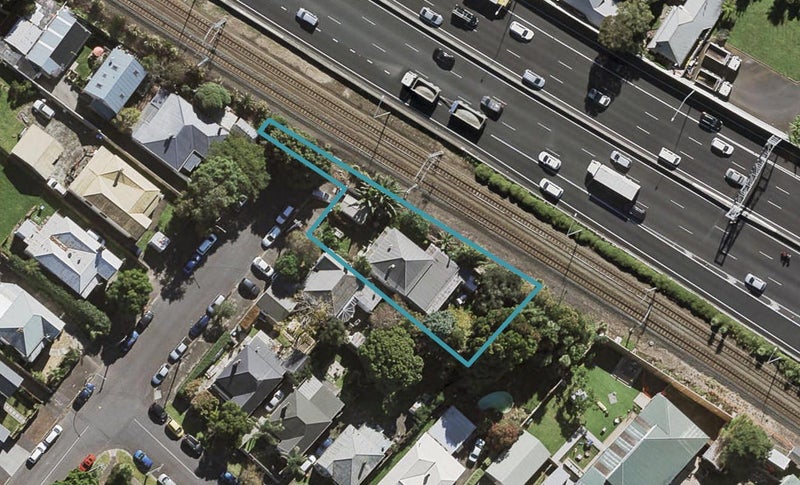25 Mapau Road, Greenlane, Auckland - Carousel 1