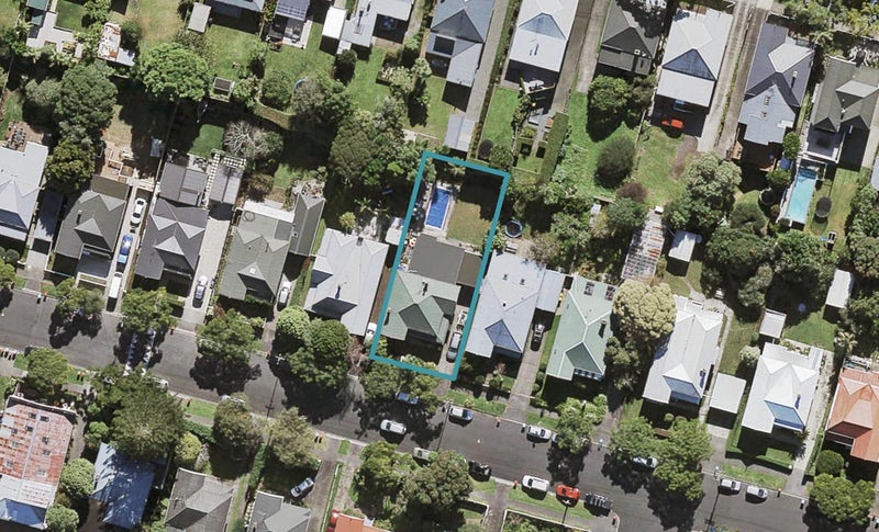 33 King Edward Street, Mount Eden, Auckland - Carousel 1