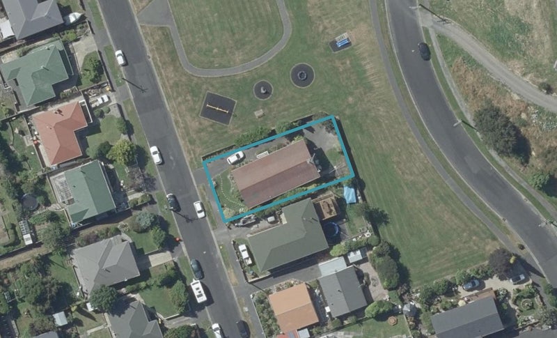 10 Elwyn Crescent, Green Island, Dunedin - Carousel 1