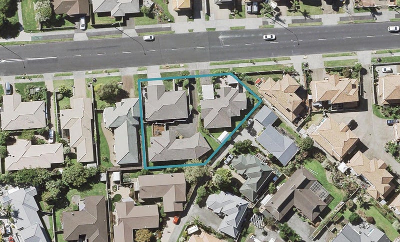 1/116 Meadowland Drive, Somerville, Auckland - Carousel 1
