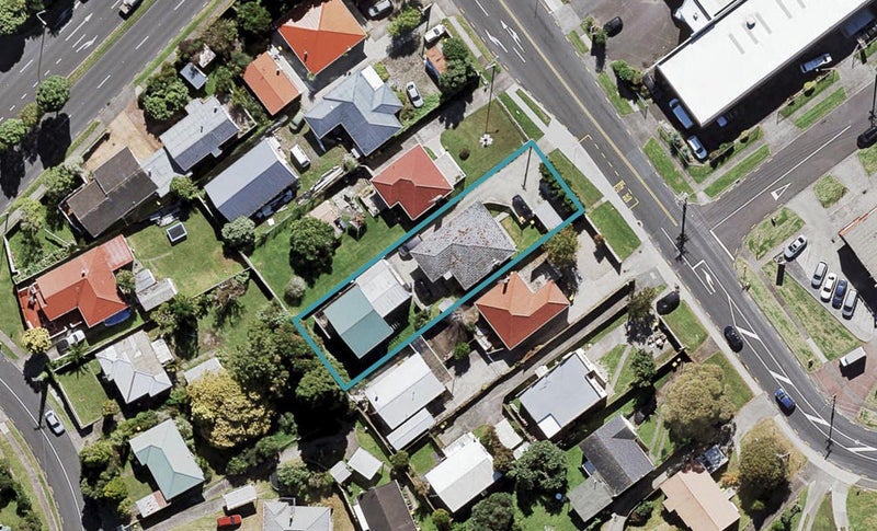 22 Binsted Road, New Lynn, Auckland - Carousel 1
