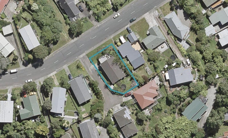 11 Redvers Drive, Belmont, Lower Hutt - Carousel 1