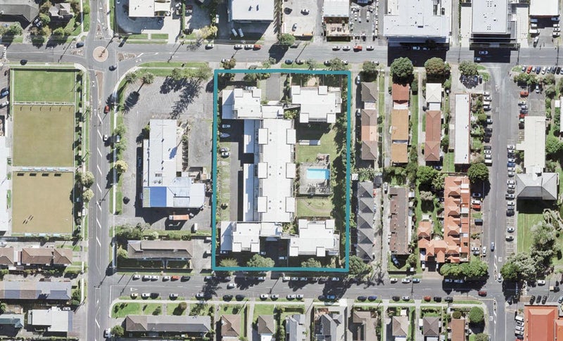 C 12/30 Bute Road, Browns Bay, Auckland - Carousel 1