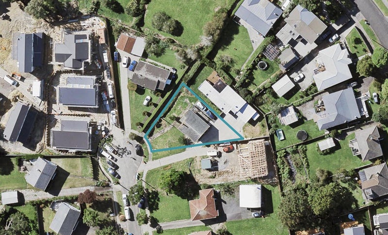 11 Hurstwood Place, Glen Innes, Auckland - Carousel 1