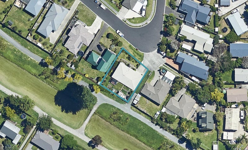18 Webb Place, Papamoa Beach, Papamoa - Carousel 1