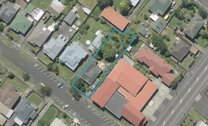 8 Gloucester Street, Whanganui, Whanganui - Carousel 1