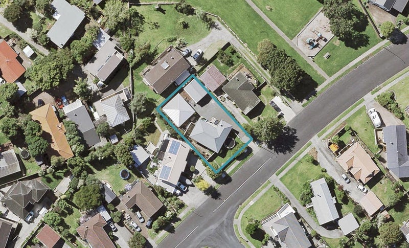 35 Marendellas Drive, Bucklands Beach, Auckland - Carousel 1