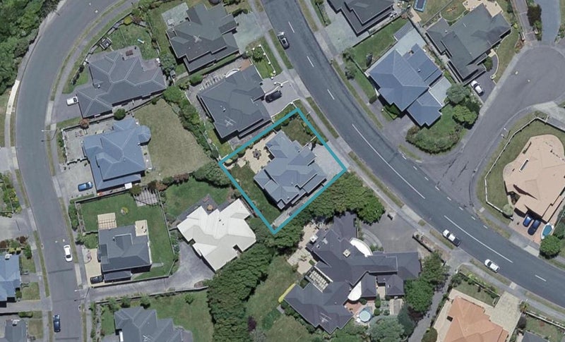 17 Waverton Terrace, Churton Park, Wellington - Carousel 1