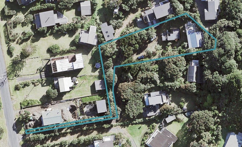 117 Marine Parade North, Piha - Carousel 1