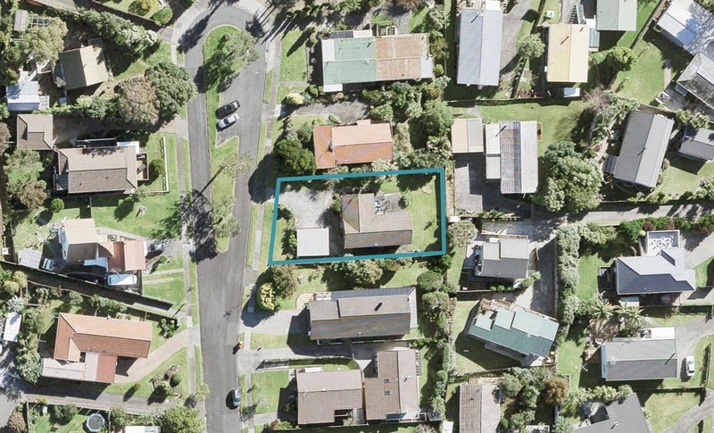16 Halldene Terrace, Red Beach, Whangaparāoa - Carousel 1