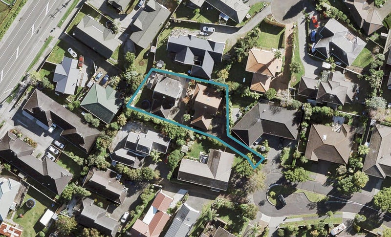 2/25 Glucina Avenue, West Harbour, Auckland - Carousel 1