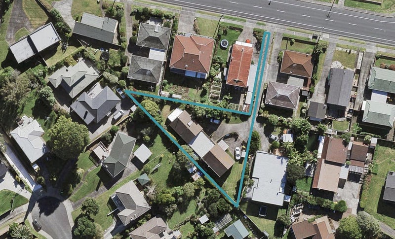 1/129 Chivalry Road, Glenfield, Auckland - Carousel 1