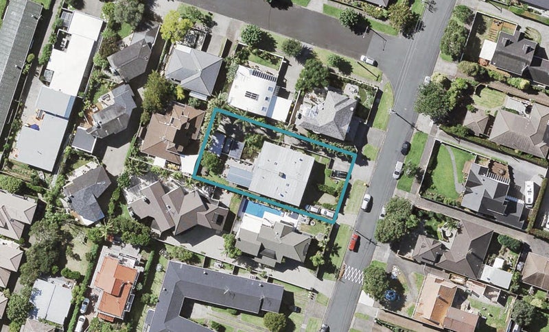 4/6 Saltburn Road, Milford, Auckland - Carousel 1