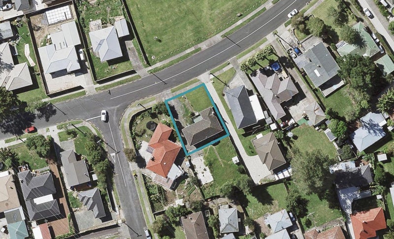 3/32 Tiraumea Drive, Pakuranga, Auckland - Carousel 1
