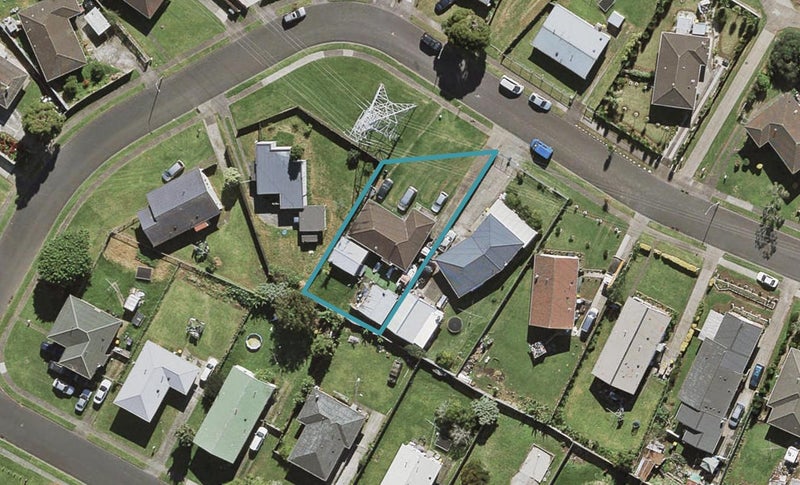22 Chadwick Crescent, Mangere East, Auckland - Carousel 1