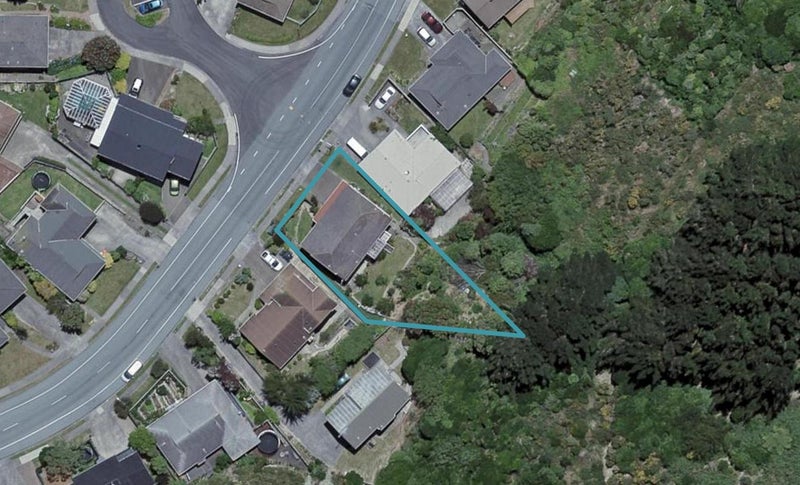 55 Woodman Drive, Tawa, Wellington - Carousel 1