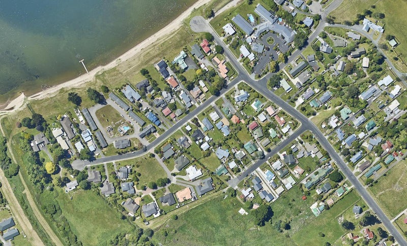 8 Holden Avenue, Holdens Bay, Rotorua - Carousel 1
