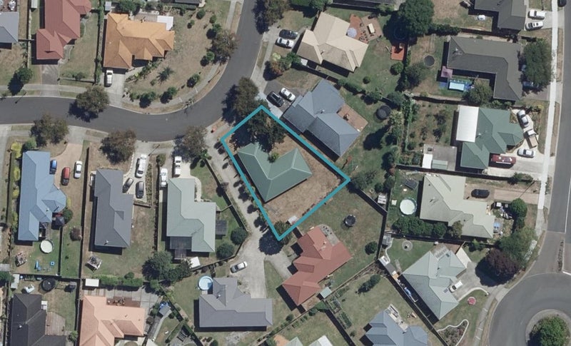 13 Rochester Place, Nawton, Hamilton - Carousel 1