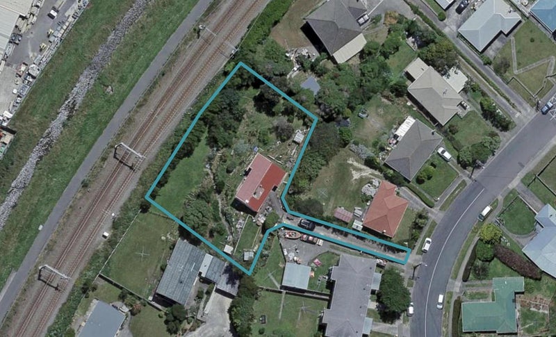 55 Bell Street, Tawa, Wellington - Carousel 1
