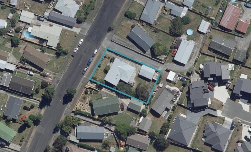 25 Lethborg Street, Dinsdale, Hamilton - Carousel 1