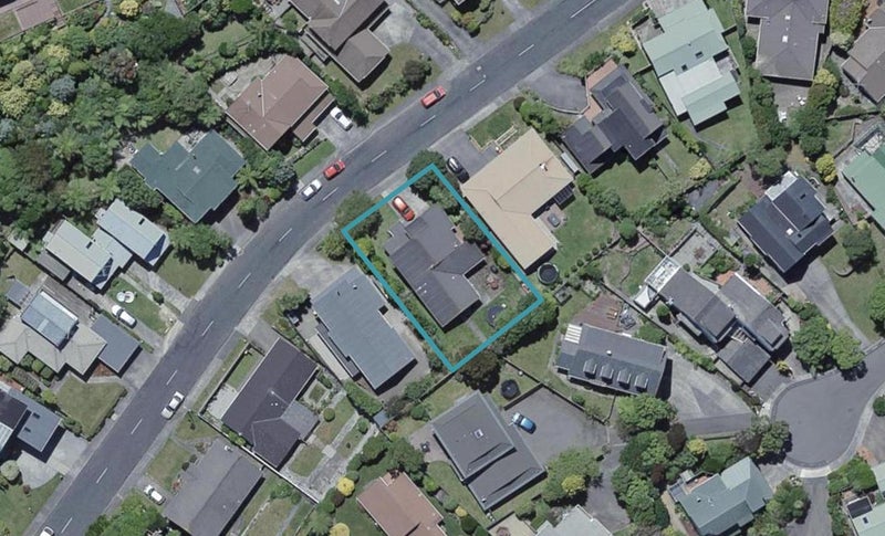 61 Amapur Drive, Khandallah, Wellington - Carousel 1