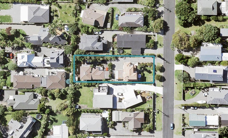 2/18 Rothesay Bay Road, Rothesay Bay, Auckland - Carousel 1