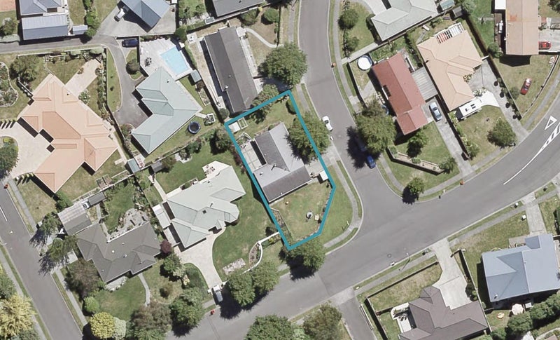 1 Donegal Grove, Birchville, Upper Hutt - Carousel 1
