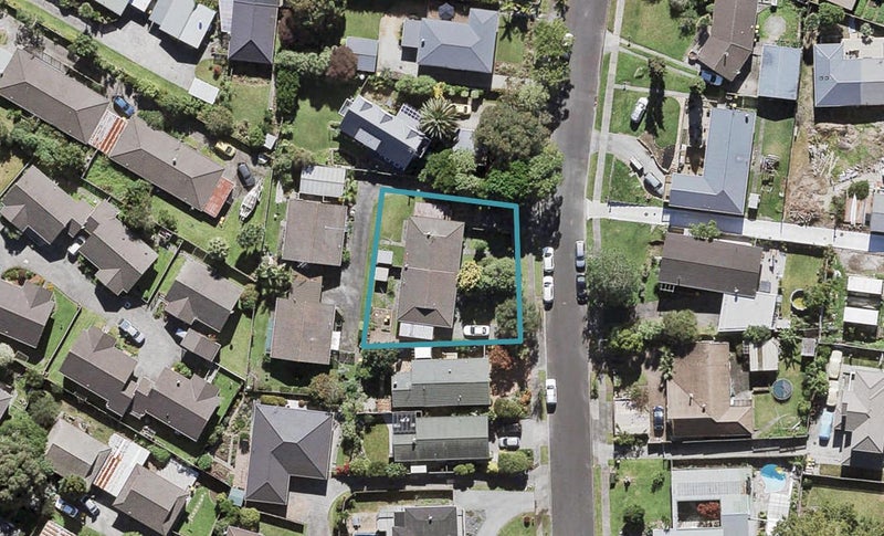 2/34 Miltonia Avenue, Te Atatū South, Auckland - Carousel 1