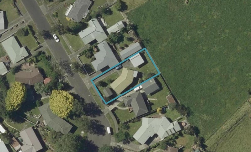 59 Ruamahanga Crescent, Terrace End, Palmerston North - Carousel 1