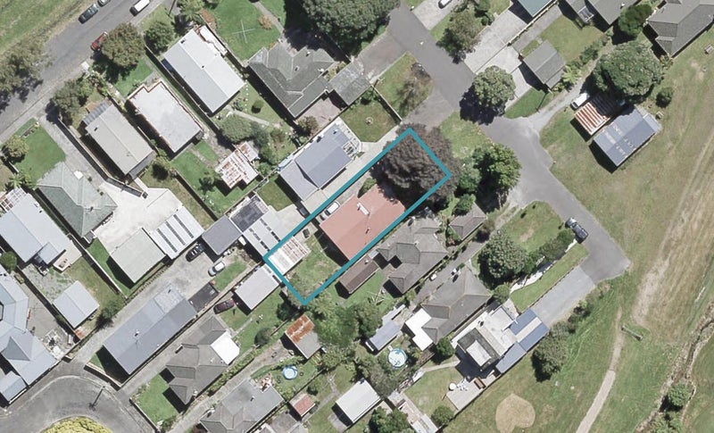 6 York Avenue, Manor Park, Lower Hutt - Carousel 1