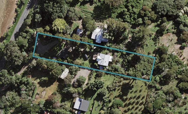 96 Wharf Road, Ostend, Waiheke Island - Carousel 1