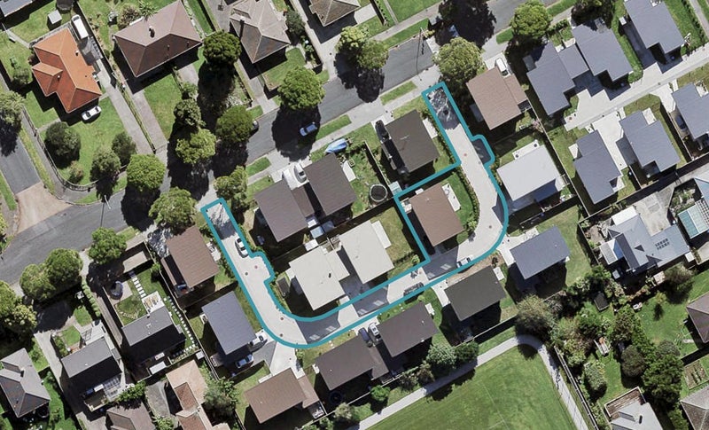 2 Whau Crescent, Avondale, Auckland - Carousel 1