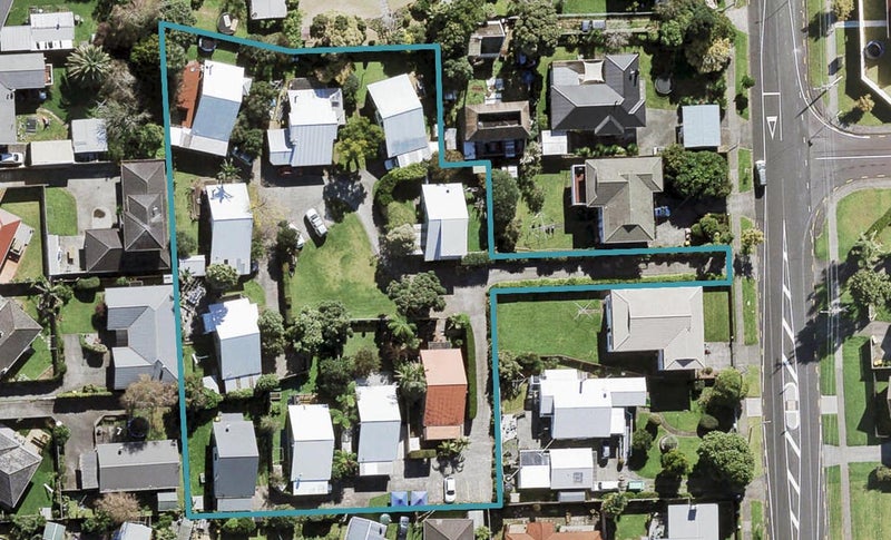 7/25A BEACH RD, Te Atatu Peninsula, Waitakere - Carousel 1