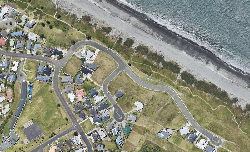 14 Pacific Parade, Coastlands, Whakatāne - Carousel 1