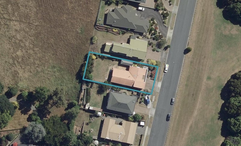 44 Melva Street, Dinsdale, Hamilton - Carousel 1