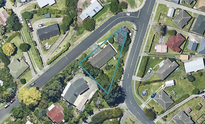 2B Ward Street, Gate Pa, Tauranga - Carousel 1