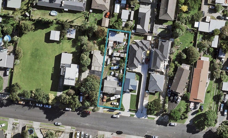 16 Beihlers Road, Weymouth, Auckland - Carousel 1