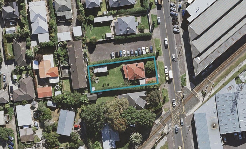 162 Captain Springs Road, Onehunga, Auckland - Carousel 1