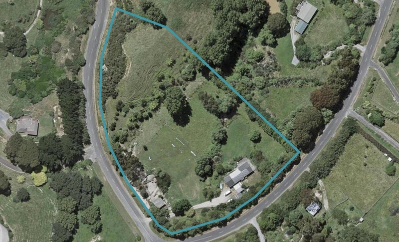 9 Aston Road, Waikanae - Carousel 1