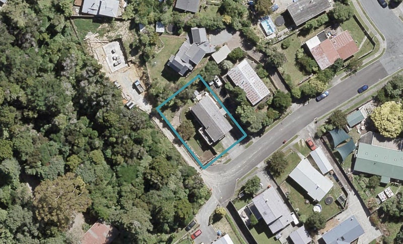 6 Serenity Grove, Maoribank, Upper Hutt - Carousel 1