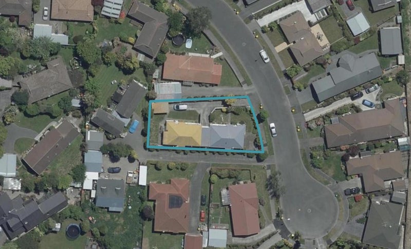 1/16 Mulberry Place, Redwood, Christchurch - Carousel 1